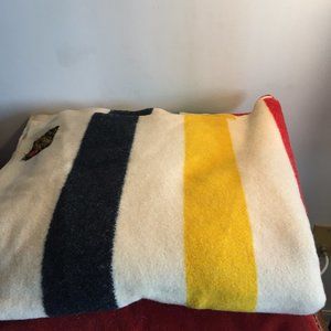 VINTAGE MIDCENTURY GENUINE TRAPPER POINT WOOL BLANKETS
